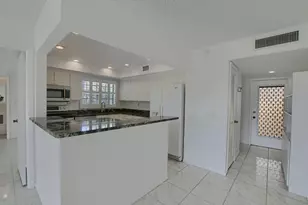 224 Capri E, Delray Beach, FL 33484 - Photo 9