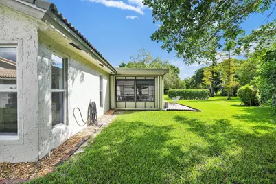7962 Cloverfield Circle, Boca Raton, FL 33433 - Photo 3