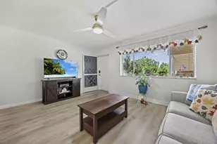 200 Village Green Cir E, Lake Worth Beach, FL 33461 - Photo 5