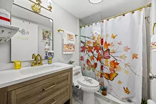 200 Village Green Cir E, Lake Worth Beach, FL 33461 - Photo 15