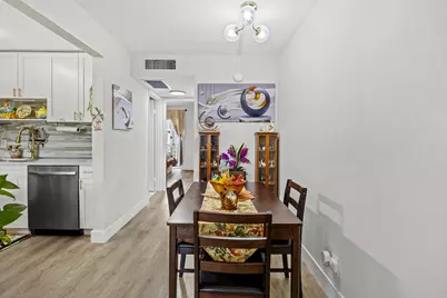 200 Village Green Circle E #202, Lake Worth Beach, FL 33461 - Photo 7