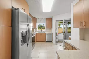 3871 Via Poinciana, Lake Worth, FL 33467 - Photo 5