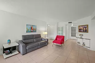 3871 Via Poinciana, Lake Worth, FL 33467 - Photo 3