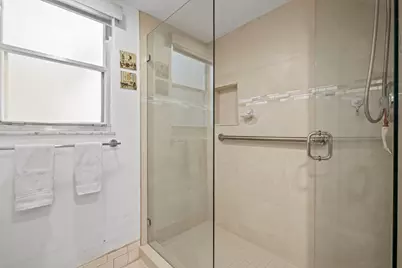 3871 Via Poinciana #104, Lake Worth, FL 33467 - Photo 13