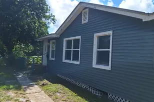 2107 S 34th St, Fort Pierce, FL 34947 - Photo 1
