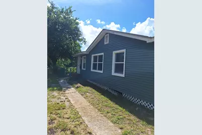 2107 S 34th Street, Fort Pierce, FL 34947 - Photo 1