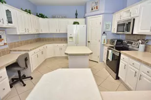 8154 14th Hole Dr, Port Saint Lucie, FL 34952 - Photo 3