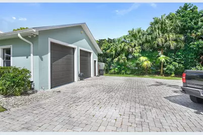 1225 SW Magnolia Bluff Drive, Palm City, FL 34990 - Photo 5