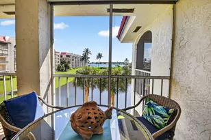 102 Half Moon Cir, Hypoluxo, FL 33462 - Photo 11