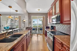 102 Half Moon Cir, Hypoluxo, FL 33462 - Photo 9