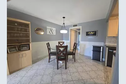 2010 Westbury F #2010, Deerfield Beach, FL 33442 - Photo 5