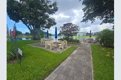 2010 Westbury F #2010, Deerfield Beach, FL 33442 - Photo 21
