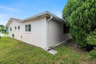 4915 NW 52nd Ct, Tamarac, FL 33319 - Photo 25