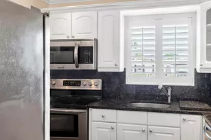 2930 Crosley Dr E, West Palm Beach, FL 33415 - Photo 17