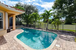 814 SW Palm Cove Dr, Palm City, FL 34990 - Photo 37