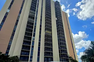 20335 W Country Club Dr, Aventura, FL 33180 - Photo 17