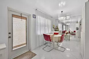 114 Somerset F, West Palm Beach, FL 33417 - Photo 3