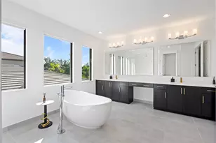 8258 Essex Country Clb Dr, Boca Raton, FL 33434 - Photo 45