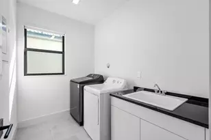 8258 Essex Country Clb Dr, Boca Raton, FL 33434 - Photo 55