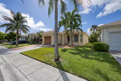 416 Circle Drive S, Boynton Beach, FL 33435 - Photo 1