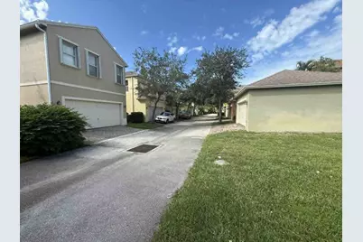 2527 SE Ruskin Drive, Port Saint Lucie, FL 34952 - Photo 13