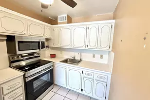 2002 Ellsemere A, Deerfield Beach, FL 33442 - Photo 9