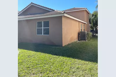 870 Gazetta Way, West Palm Beach, FL 33413 - Photo 5