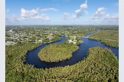 441 SE Galleon Lane, Port Saint Lucie, FL 34983 - Photo 9