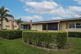 2822 Crosley Dr W, West Palm Beach, FL 33415 - Photo 25