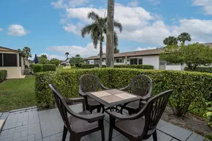 2822 Crosley Dr W, West Palm Beach, FL 33415 - Photo 23