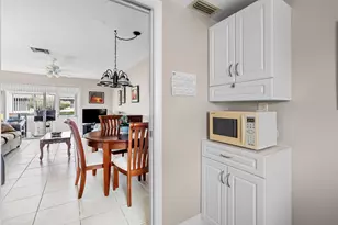 2822 Crosley Dr W, West Palm Beach, FL 33415 - Photo 11