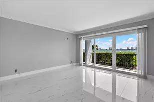 3040 Lake Shore Dr, Riviera Beach, FL 33404 - Photo 15