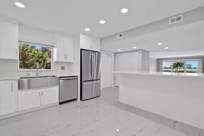 3040 Lake Shore Drive #101, Riviera Beach, FL 33404 - Photo 5