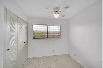 4725 Lucerne Lakes Boulevard E #411, Lake Worth, FL 33467 - Photo 9