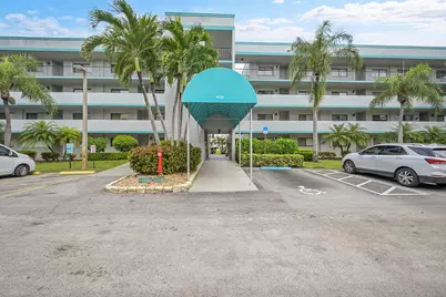 4725 Lucerne Lakes Boulevard E #411, Lake Worth, FL 33467 - Photo 1