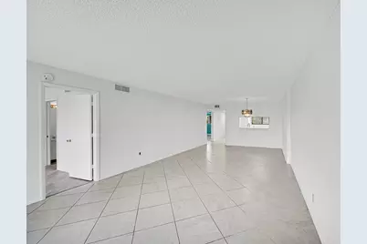 4725 Lucerne Lakes Boulevard E #411, Lake Worth, FL 33467 - Photo 11