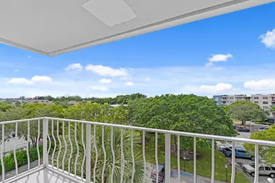 480 Executive Center Drive #5i, West Palm Beach, FL 33401 - Photo 9
