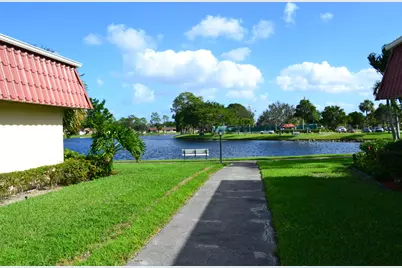 570 Laconia Circle, Lake Worth, FL 33467 - Photo 13