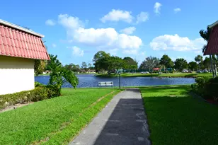 570 Laconia Cir, Lake Worth, FL 33467 - Photo 13