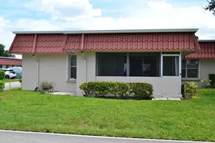 570 Laconia Cir, Lake Worth, FL 33467 - Photo 3