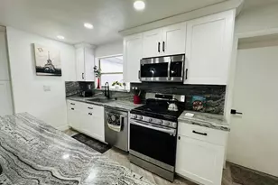 1865 W Chatham Rd, West Palm Beach, FL 33415 - Photo 9