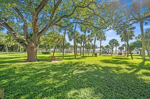 421 S Lakeside Dr, Lake Worth Beach, FL 33460 - Photo 29