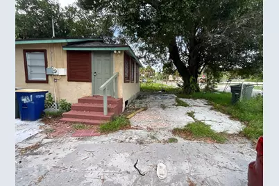 435 N 15th Street, Fort Pierce, FL 34950 - Photo 1