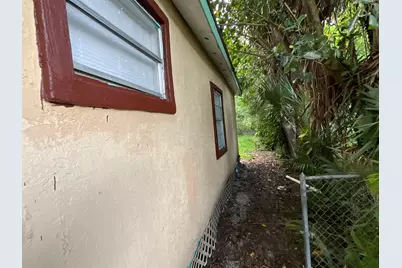 435 N 15th Street, Fort Pierce, FL 34950 - Photo 3