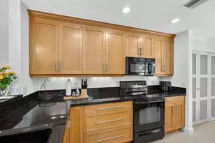 479 Prestwick Cir, Palm Beach Gardens, FL 33418 - Photo 11