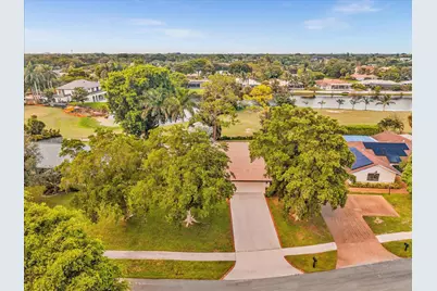 3537 Lakeview Drive, Delray Beach, FL 33445 - Photo 3