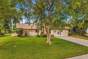 3537 Lakeview Dr, Delray Beach, FL 33445 - Photo 1