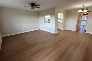 700 Village Green Ct, Palm Springs, FL 33461 - Photo 3