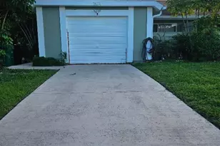 1434 SE Larkwood Cir, Port Saint Lucie, FL 34952 - Photo 1