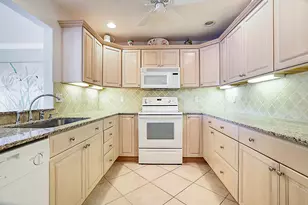 5611 SE Foxcross Pl, Stuart, FL 34997 - Photo 15